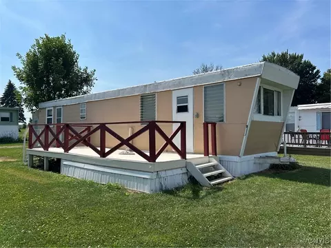 33163 State Route 12e #17, Cape Vincent, NY 13618