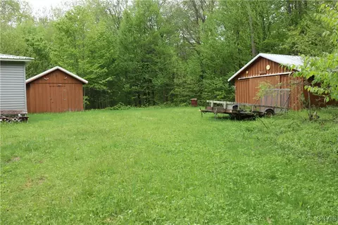 11705 Creek Rd, Annsville, NY 13471