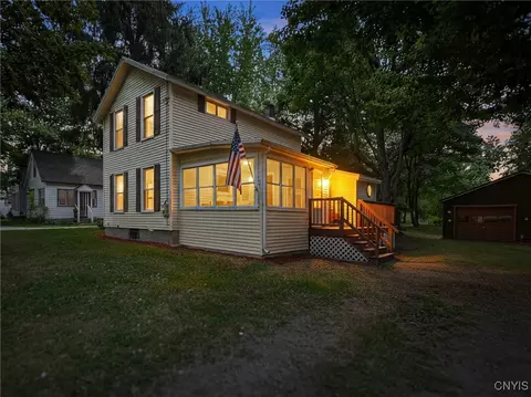 3796 Prospect St, Oneida, NY 13421