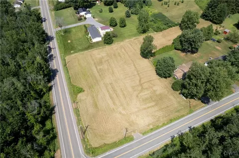 8780 Oswego Rd, Lysander, NY 13027