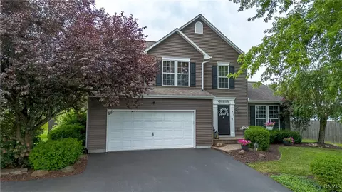 8279 Dampier Cir, Liverpool, NY 13090