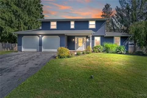 4039 Pawnee Dr, Salina, NY 13090