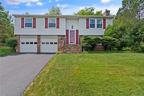 4010 Oldwyck Cir, Onondaga, NY 13215