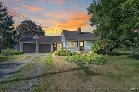 954 Stump Rd, Skaneateles, NY 13152