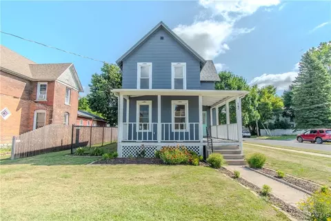 862 W Main St, Watertown, NY 13601