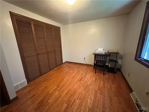Bedroom - 1 Ennis Ave, Schroeppel, NY 13132 photo 2 of 4