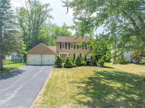 7655 Doubletree Cir, Syracuse, NY 13212