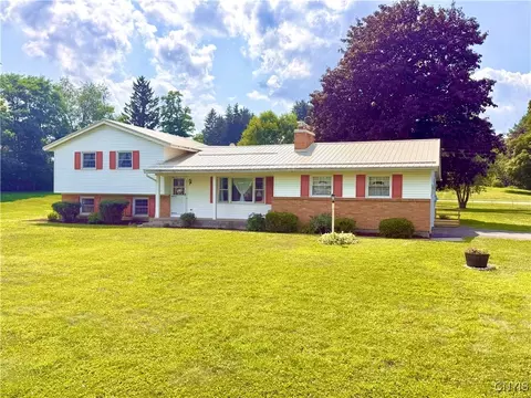 780 Hart Dr, Cortlandville, NY 13045