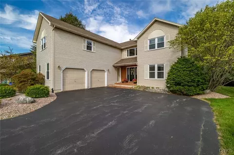 4316 Lazybrook Cir, Liverpool, NY 13088