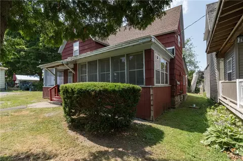 19 High St, Alexandria, NY 13607