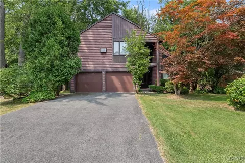 4270 Persimmon, Liverpool, NY 13090