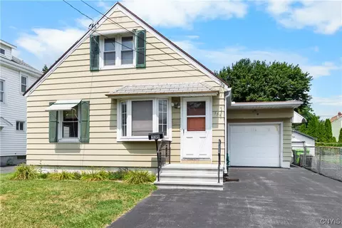 339 Orwood Pl, Salina, NY 13208
