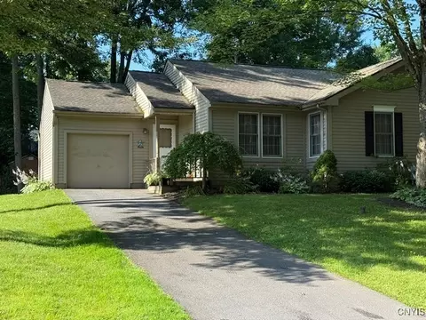 102 Niblick Cir, Van Buren, NY 13027