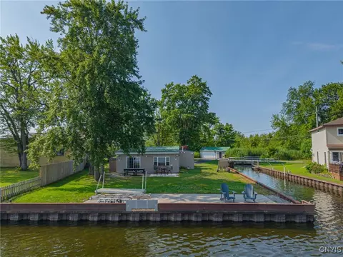 9082 Beach Rd #A, Brewerton, NY 13029