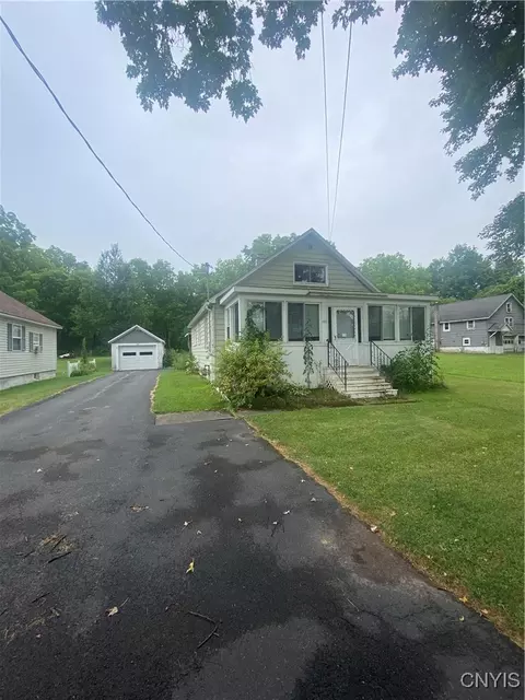 1370 Glenwood Ave, Oneida, NY 13421