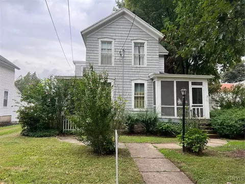 221 Park Ave, Oneida, NY 13421