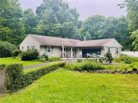 7913 Glenbrook Dr, Lysander, NY 13027