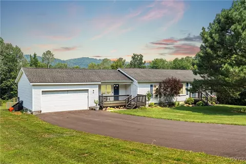3229 Gardner Rd, Onondaga, NY 13108