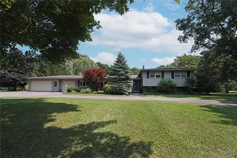 4518 Limestone Dr, Manlius, NY 13104