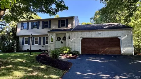 132 Cedar Heights Dr, Jamesville, NY 13078