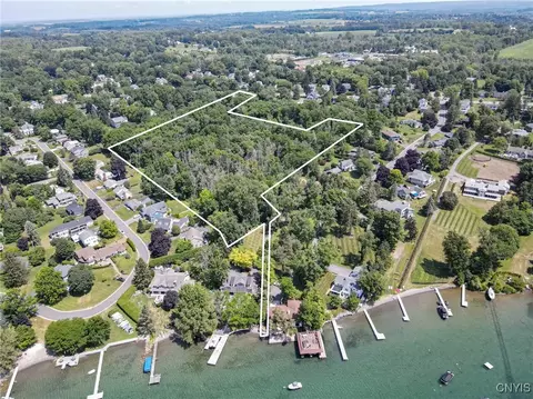 62 E Lake St, Skaneateles, NY 13152