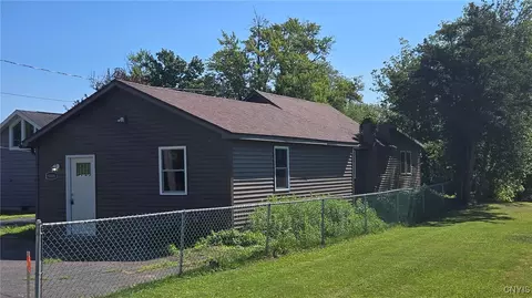 8408 Tuttle Rd, Bridgeport, NY 13030