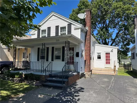 225 W 7th St, Oswego, NY 13126