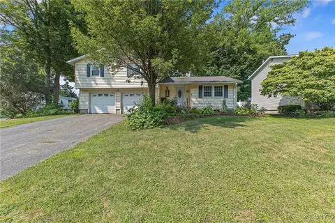 4201 Fireside Dr, Liverpool, NY 13090