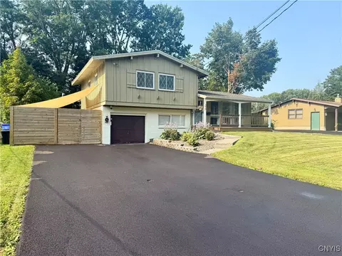 210 Blackberry Rd, Liverpool, NY 13090
