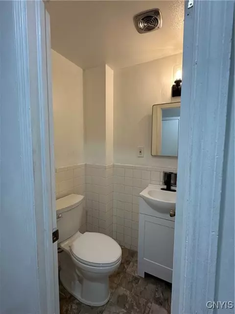 Bath - 129 Spring St, Syracuse, NY 13208 photo 2 of 2