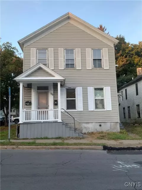 1110 Noyes St, Utica, NY 13502