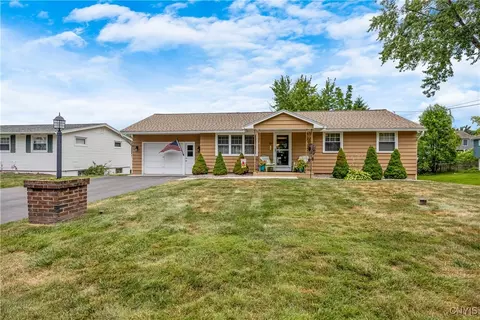 202 Cleveland Ave, Salina, NY 13088
