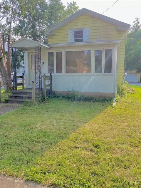 719 Oswego St, Salina, NY 13088