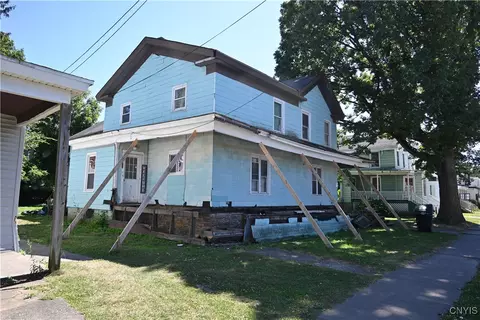 335 Lenox Ave, Oneida, NY 13421