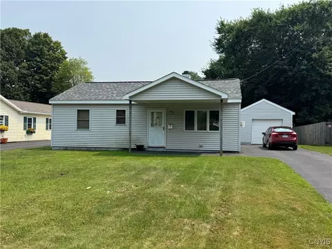 6 Pinecrest Rd, Whitestown, NY 13492