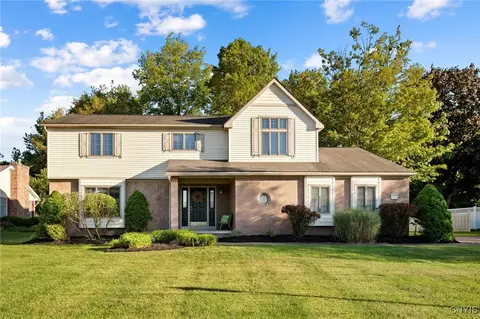 102 Briarwood Ct, New Hartford, NY 13413