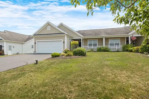 3780 Neptune Ln, Syracuse, NY 13209