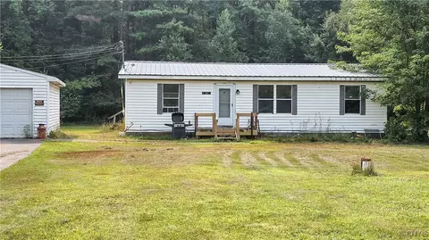 33 Floyd Dr, West Monroe, NY 13167