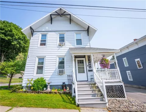 26 Sherman St, Little Falls, NY 13365