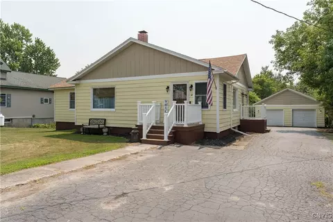 2 Clark St, Philadelphia, NY 13673