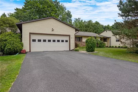 114 Kimry, Fayetteville, NY 13066