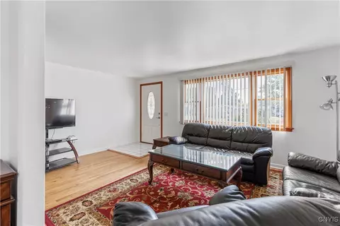 6388 Carson Dr, East Syracuse, NY 13057 photo 11