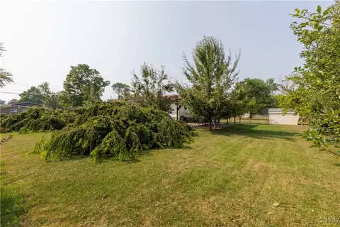 6388 Carson Dr, East Syracuse, NY 13057 photo 27