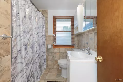 6388 Carson Dr, East Syracuse, NY 13057 photo 19