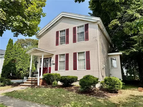 15 E Oneida St, Lysander, NY 13027