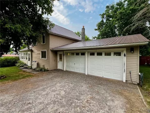 9 Ridge St, De Kalb Junction, NY 13630