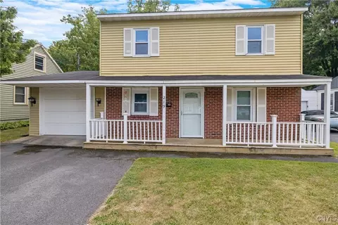 219 Millen Dr, North Syracuse, NY 13212