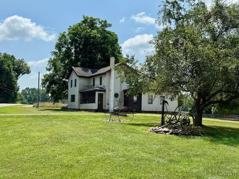 377 Chesbro Rd, Schroeppel, NY 13132