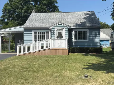 108 Hoover Dr, Onondaga, NY 13205