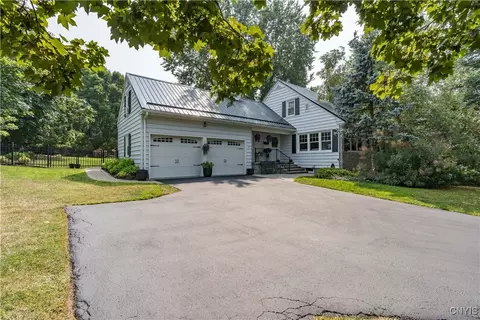 276 Thompson Blvd, Watertown, NY 13601